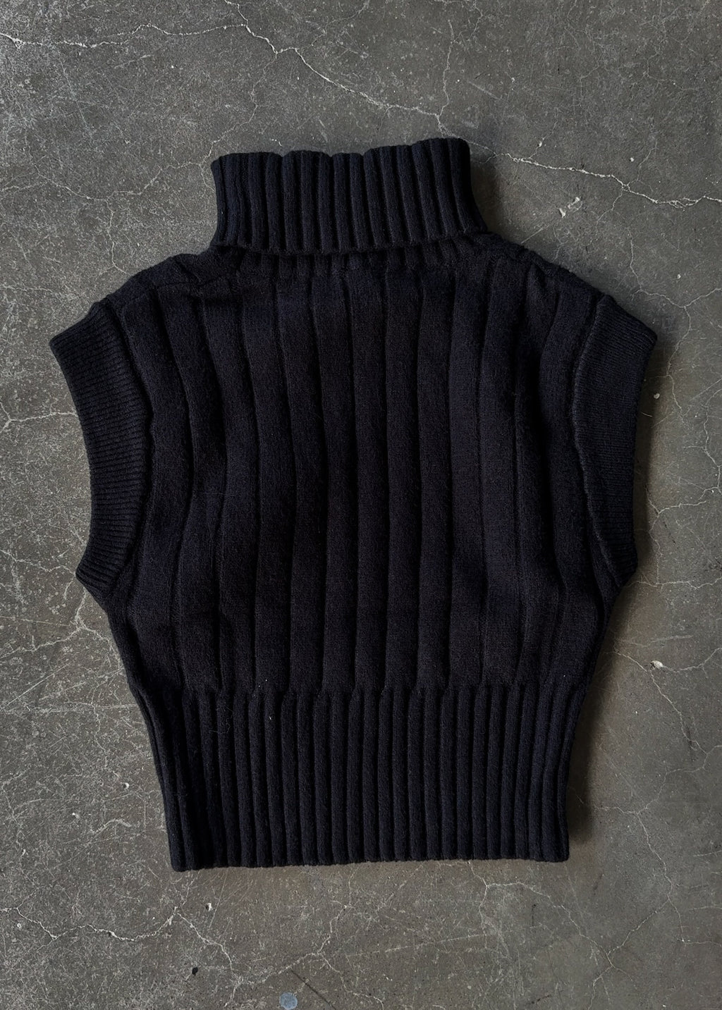 Noir Cropped Sweater Top